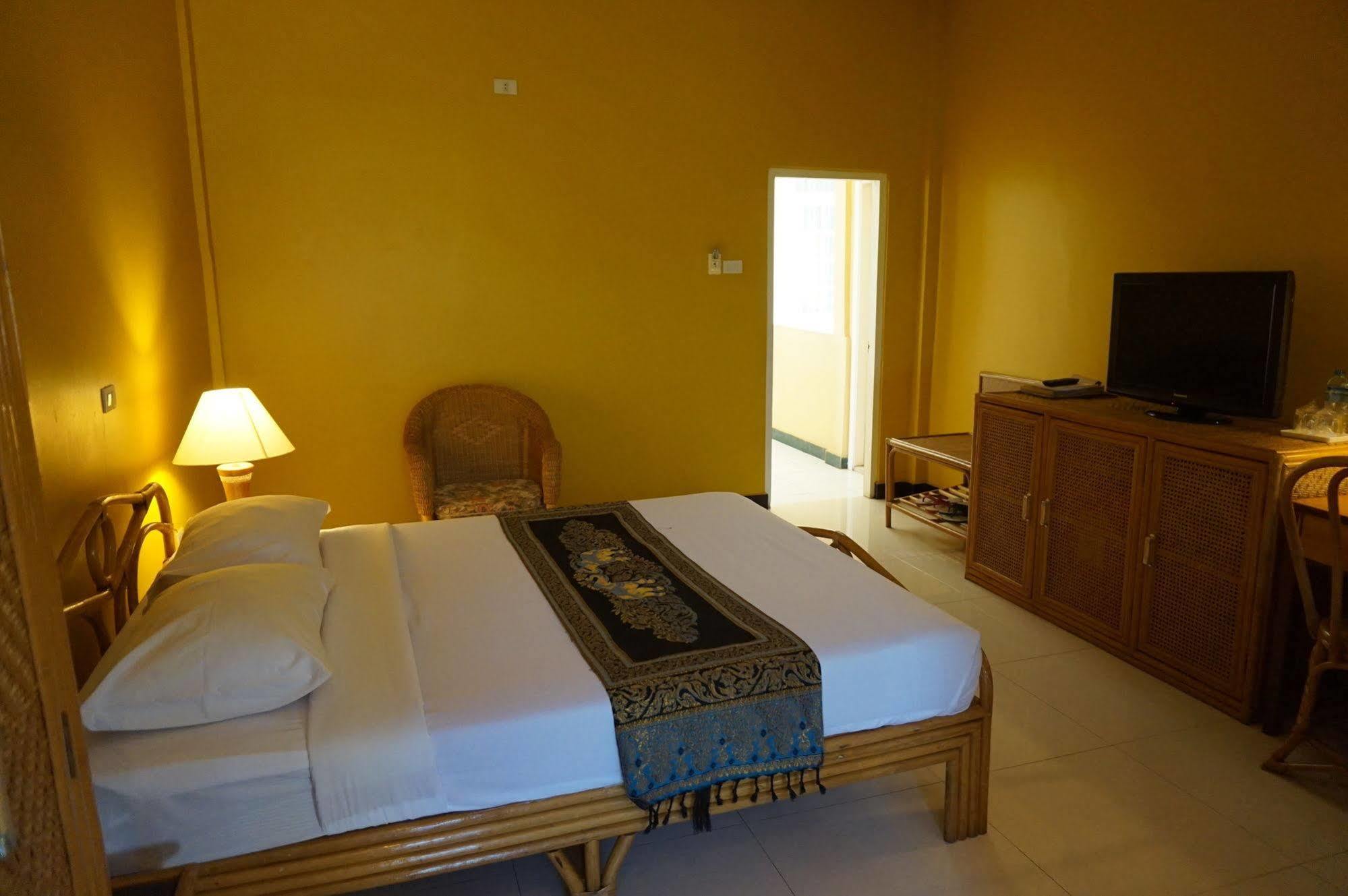 Ban Nongdouang Day Inn Hotel מראה חיצוני תמונה