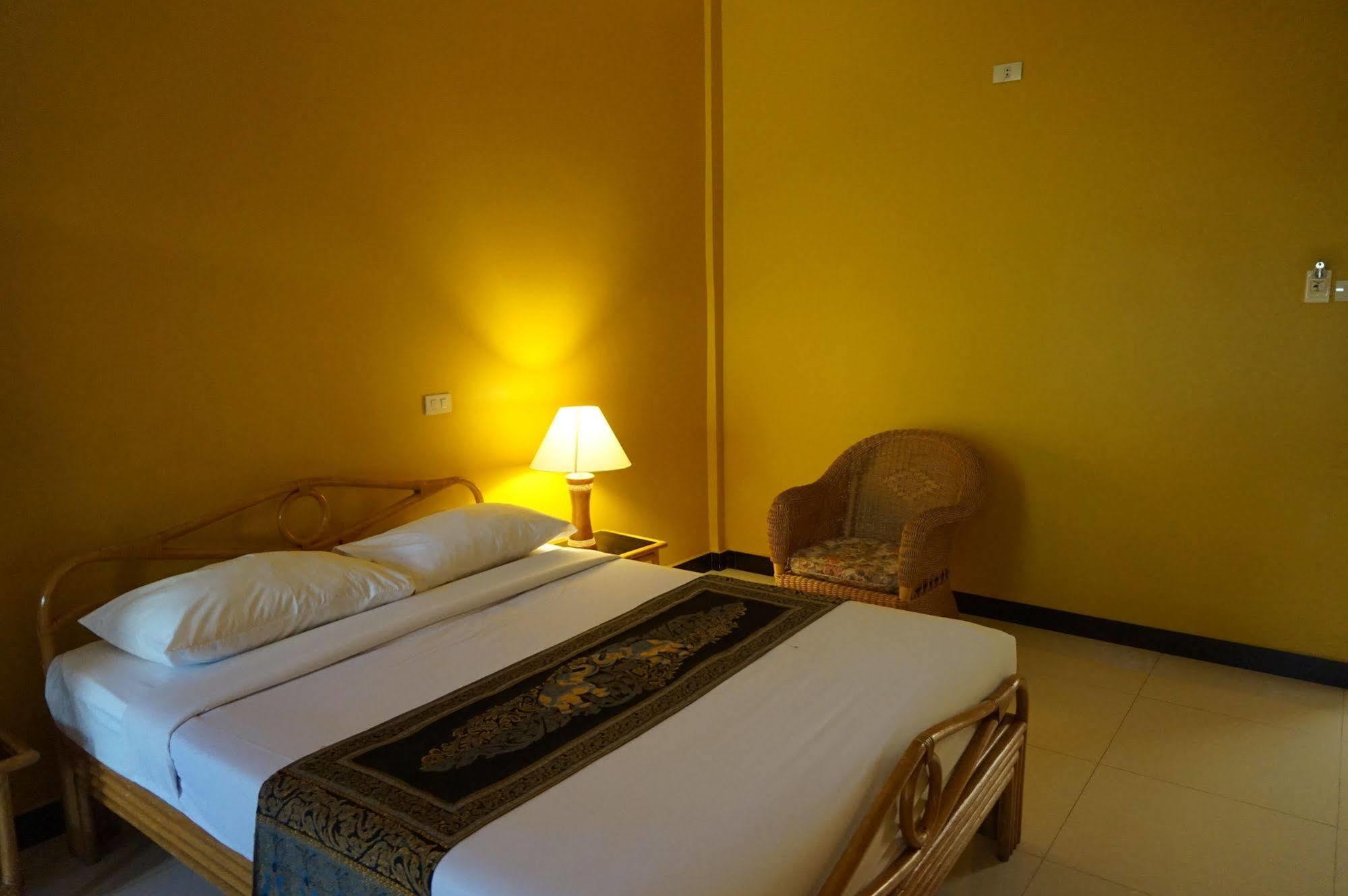 Ban Nongdouang Day Inn Hotel מראה חיצוני תמונה